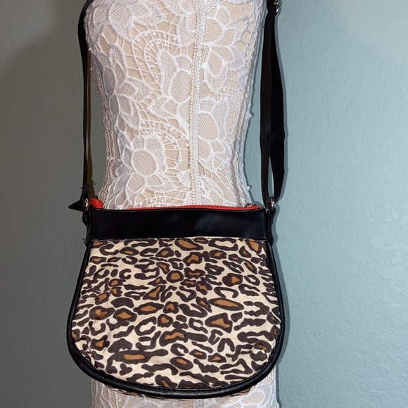 Nwot rare earth Stone Mountain leopard  crossbody bag - Picture 4 of 14